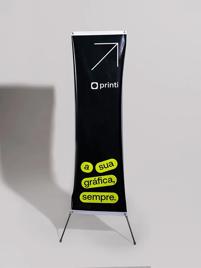 Banner X: versátil, fácil de transportar; ideal para eventos, promoções e ações internas; influente e atualizável.