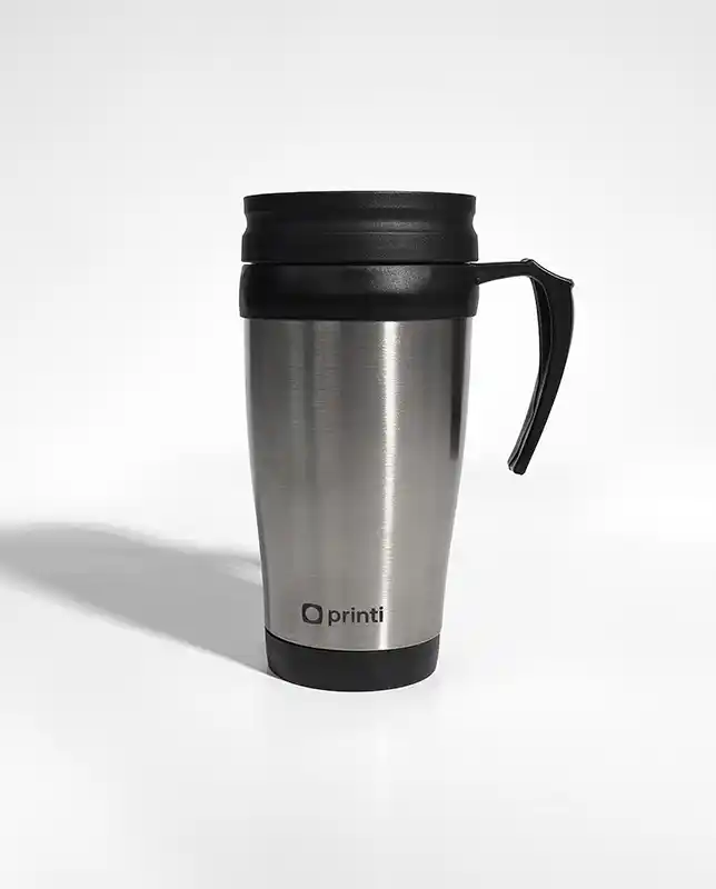 Leve sua marca por onde seu cliente for! A Caneca para Viagem personalizada é ideal para cafés, eventos e brindes corporativos.
