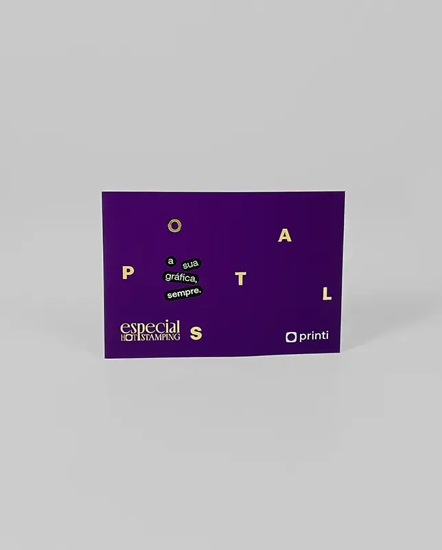 Cartões postais com acabamento hot stamping para comunicações corporativas, convites ou ações promocionais.