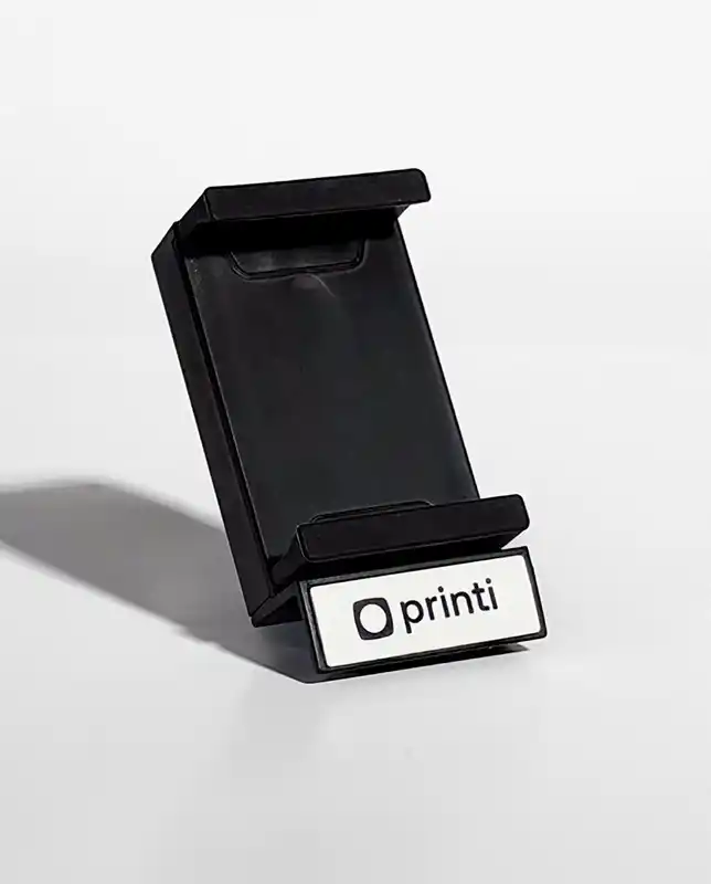 Ofereça mais segurança e praticidade ao dirigir! Personalize o porta celular para carro com sua marca e garanta visibilidade em cada trajeto.